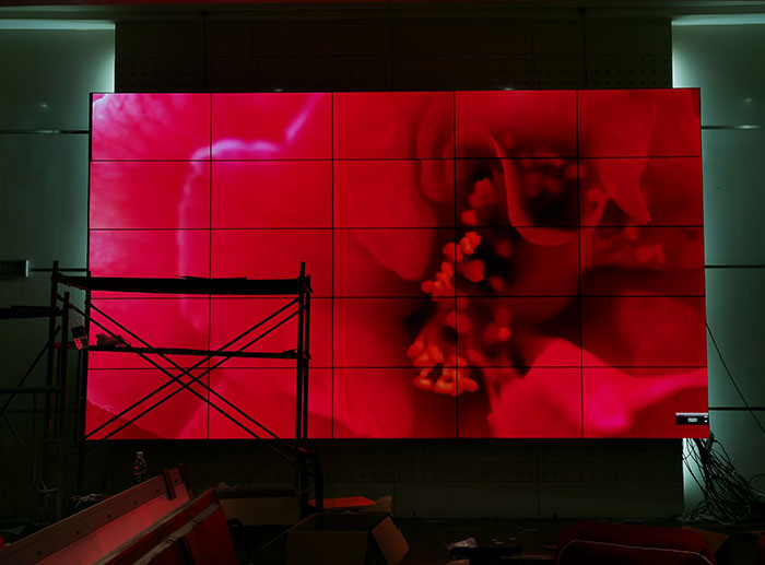 漢陽鐘家村小學(xué)報(bào)告廳49寸液晶拼接屏